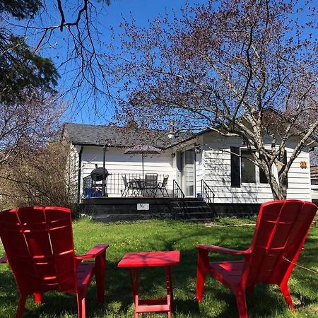 Cozy Chalet Near The Beach Shediac Exterior foto