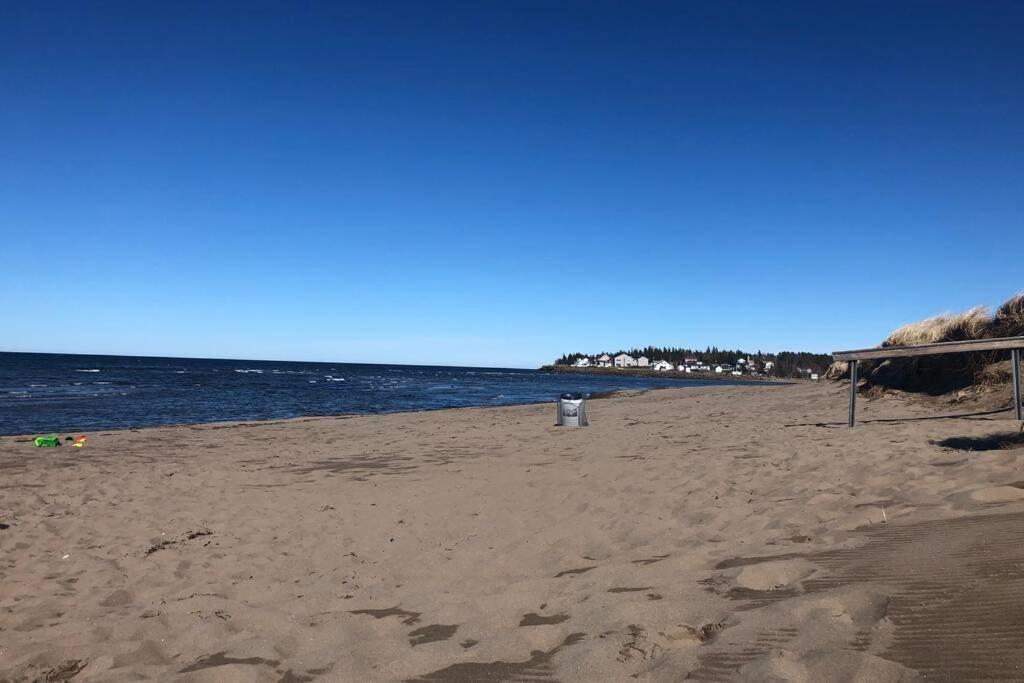 Cozy Chalet Near The Beach Shediac Exterior foto