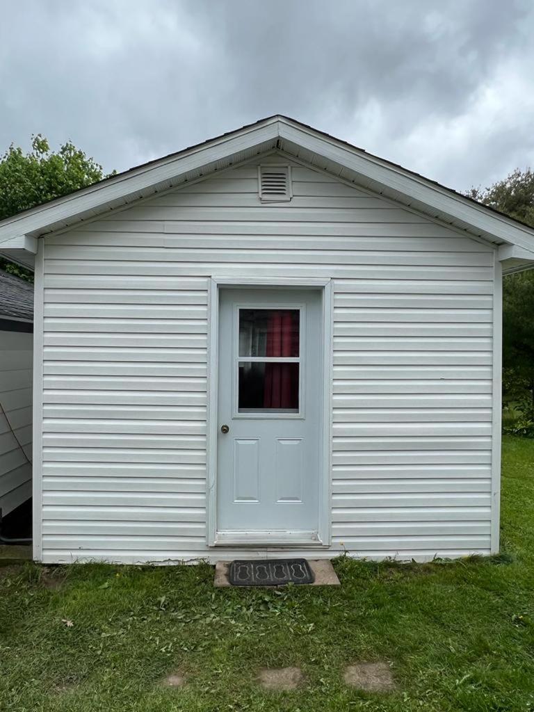 Cozy Chalet Near The Beach Shediac Exterior foto