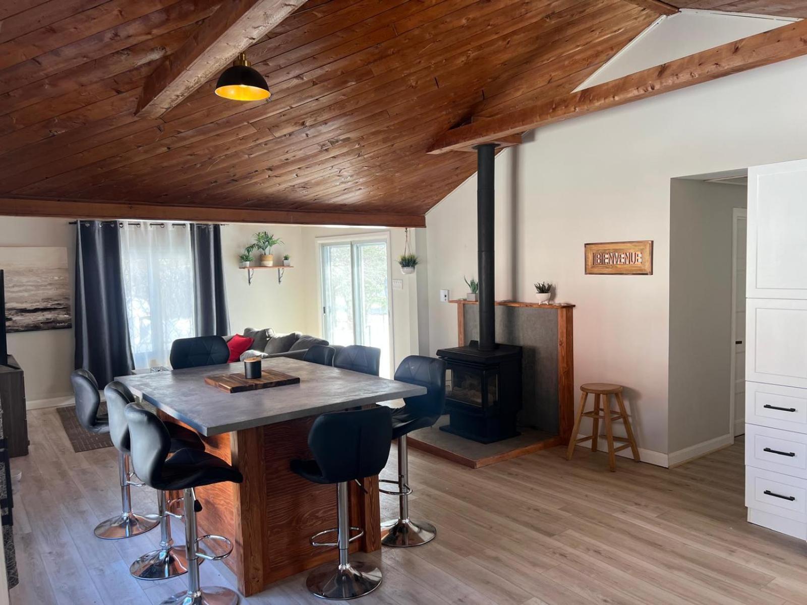 Cozy Chalet Near The Beach Shediac Exterior foto